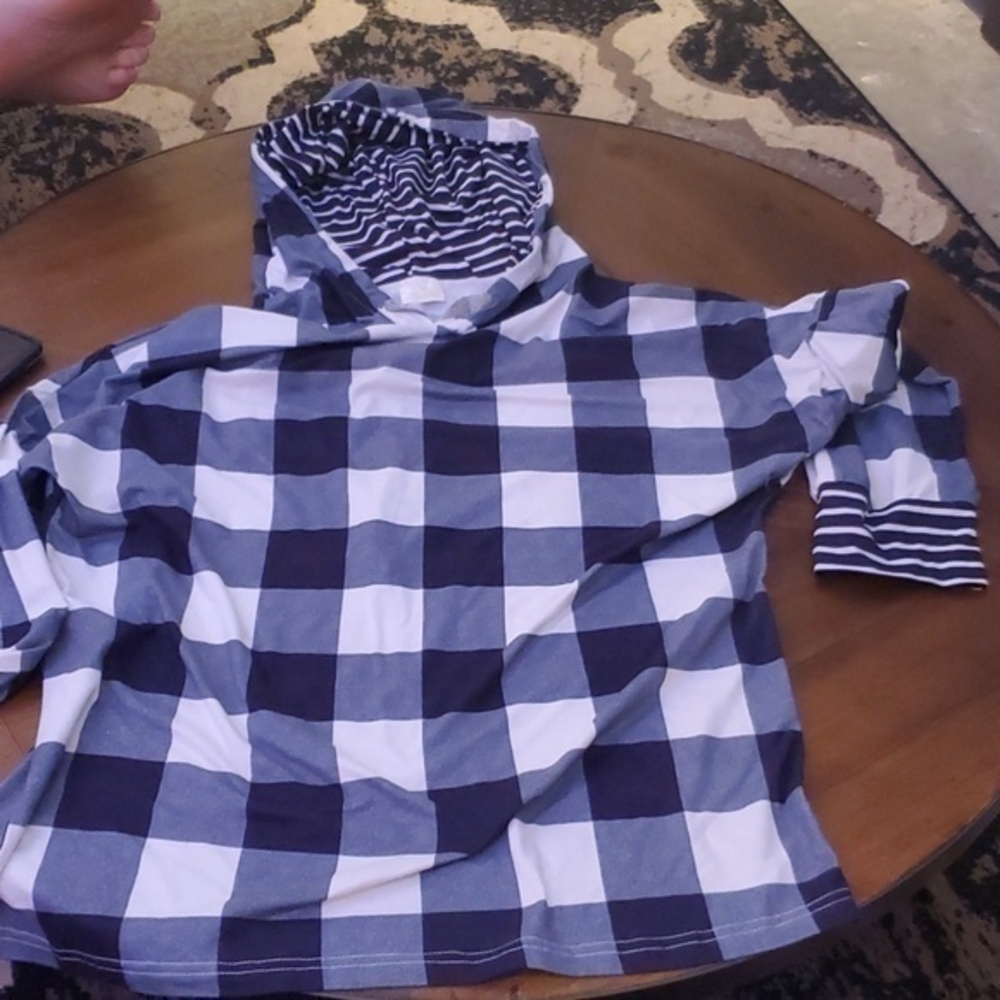 Long Sleeve Shirt Size L